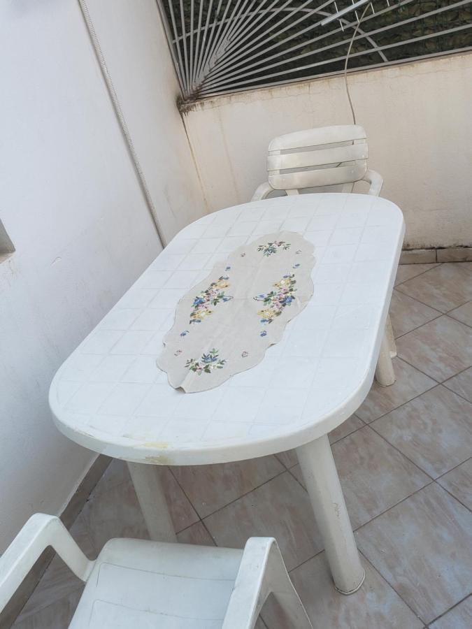 Oakland Hostal *